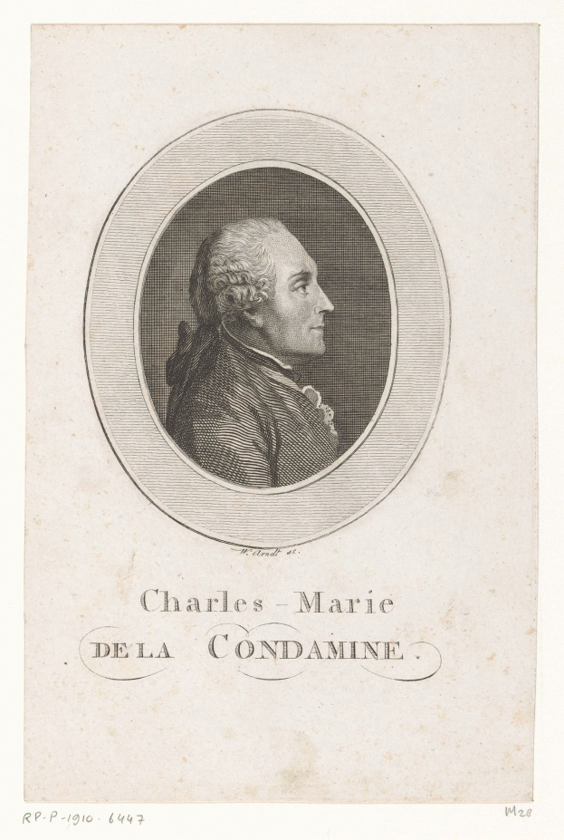 Porträt von Charles Marie de la Condamine, einem französischen Komponisten, in einem weißen Hemd und schwarzer Fliege mit gefalteten Händen, ernstem Gesichtsausdruck und konzentriertem Blick.