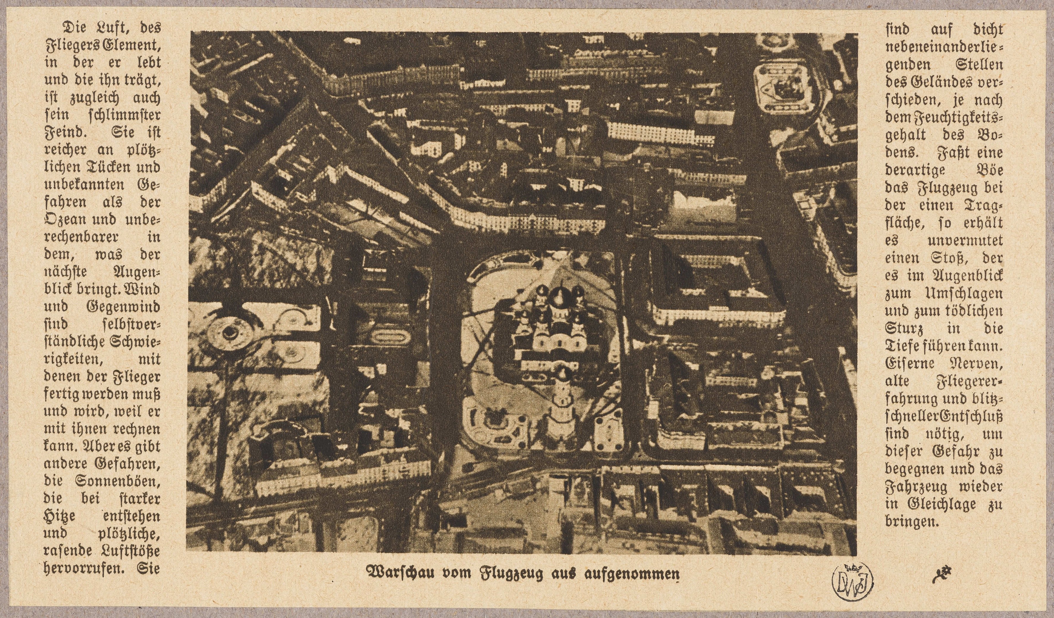 Schwarz-weiß-Karte einer Stadt mit detaillierten Straßen, Gebäuden und Sehenswürdigkeiten, begleitet von Text, der ihre Geschichte, Kultur und Attraktionen beschreibt.