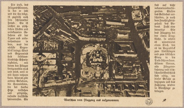 Schwarz-weiß-Karte einer Stadt mit detaillierten Straßen, Gebäuden und Sehenswürdigkeiten, begleitet von Text, der ihre Geschichte, Kultur und Attraktionen beschreibt.