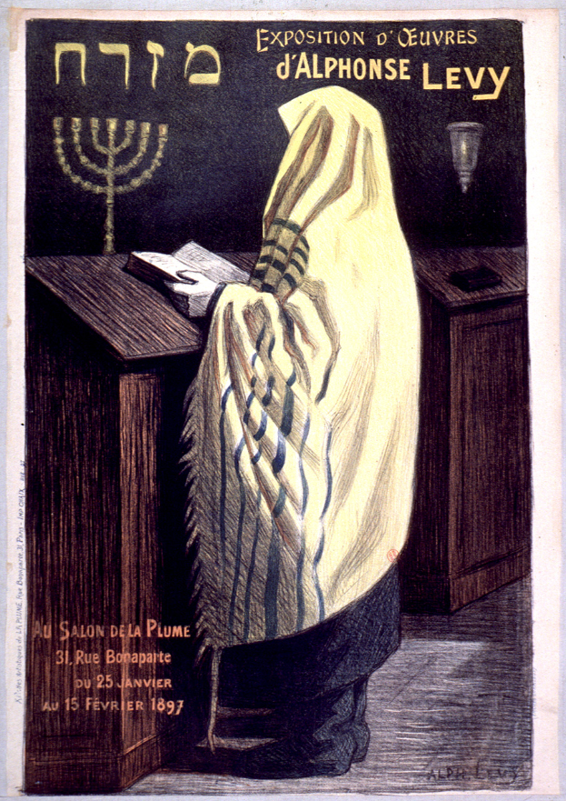 Ein Plakat, das eine jüdische Ausstellung in Paris ankündigt, zeigt eine Person vor einem Tisch mit einem Buch und einer Menora, mit Texten zur Ausstellung.