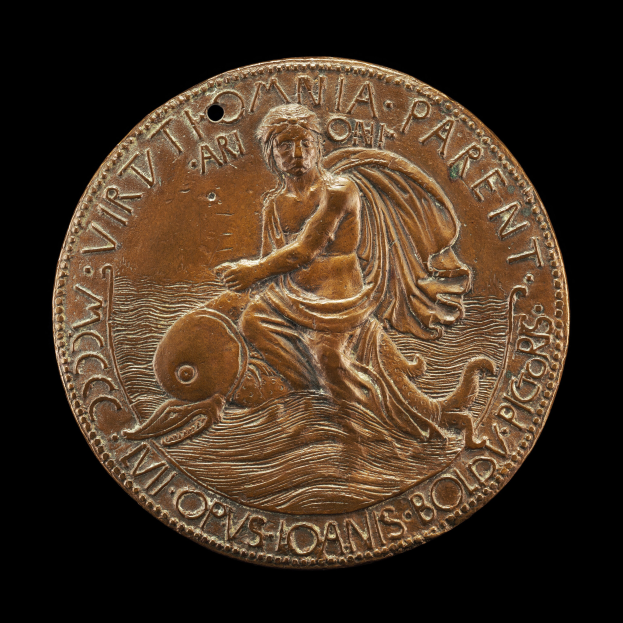 Eine Bronzemedaille mit einer Frau in einer anmutigen Pose mit ausgestreckten Armen und geneigtem Kopf auf schwarzem Hintergrund, mit der Inschrift "Medaille".