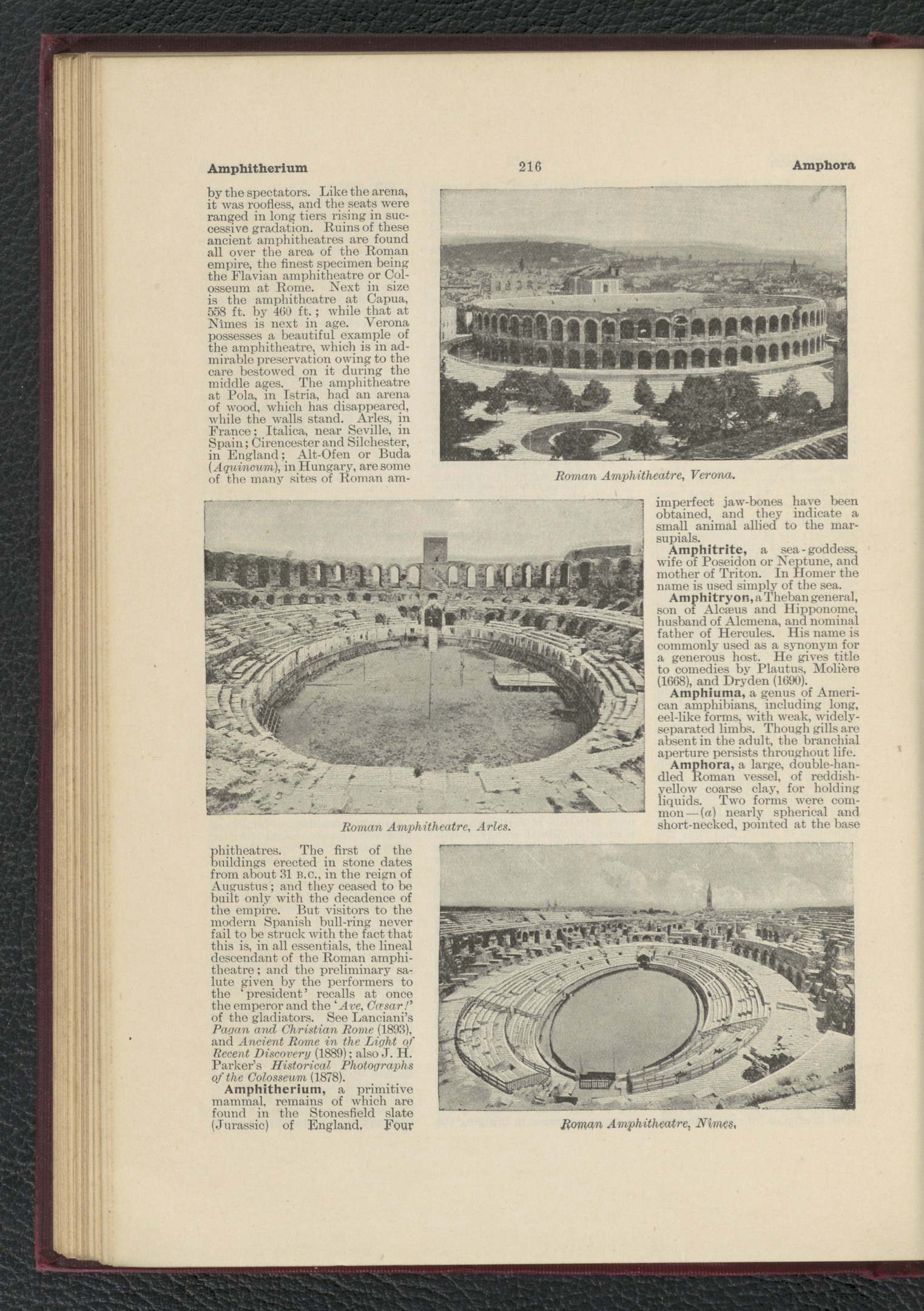 Offenes Buch mit Stadionbild und zusätzlichen Bildern.