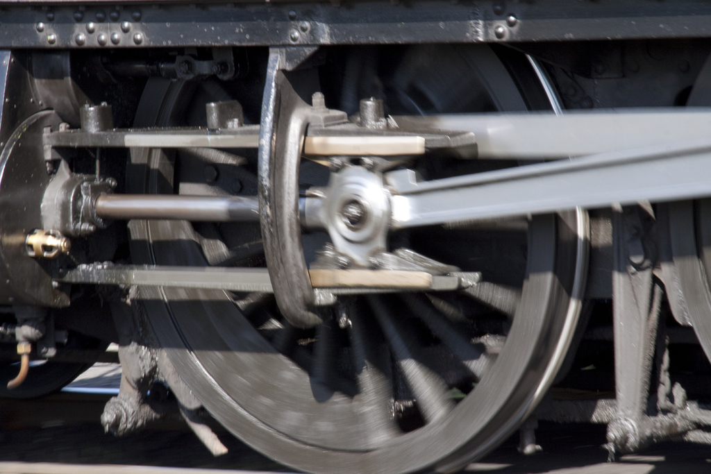 Ein Nahaufnahme eines Zugrades.