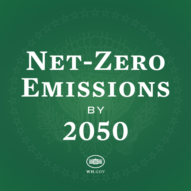 Ein gr├╝ner Hintergrund mit der fettgedruckten wei├čten Schrift "net-zero emissions by 2050"