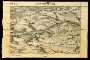 Ein altes topografisches Stadtplan von München, Deutschland, mit einem schwarzen Rand, gefüllt mit Text und Zahlen, die das Stadtgebiet detailgenau beschreiben.