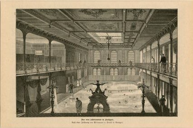 Gravur des Eislaufsaals im Schloss Versailles, mit einer zentralen Fontäne, Menschen, Säulen, Fenstern und einer Decke.