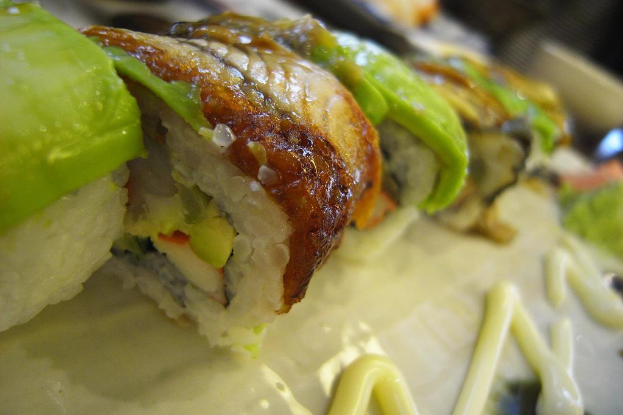 Eine Vielfalt an Lebensmitteln zusammengestellt.