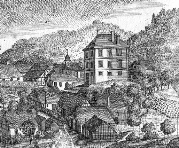 Eine Schwarz-Weiß-Zeichnung einer kleinen Stadt in Bayern im 19. Jahrhundert, die eine zentrale Kirche zeigt, umgeben von Häusern, Bäumen und einem Himmel, mit dem Text "Bayern im 19. Jahrhundert" unten.